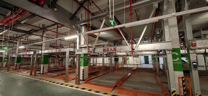 Masnach Beirianneg-Diffodd mewn Dylunio Parcio Lifft a Sleidiau